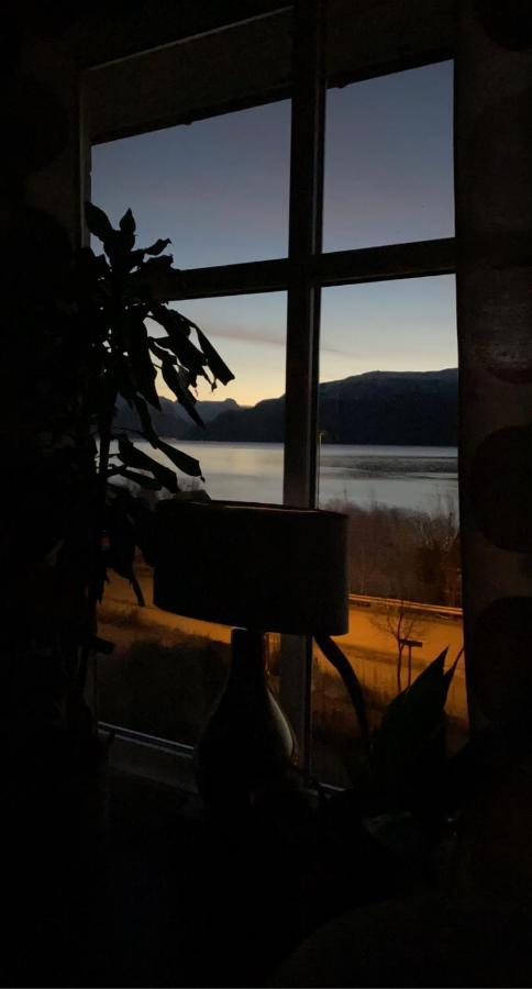 Lyngen, Mackay Appartment, Lyngen Lyngseidet Экстерьер фото