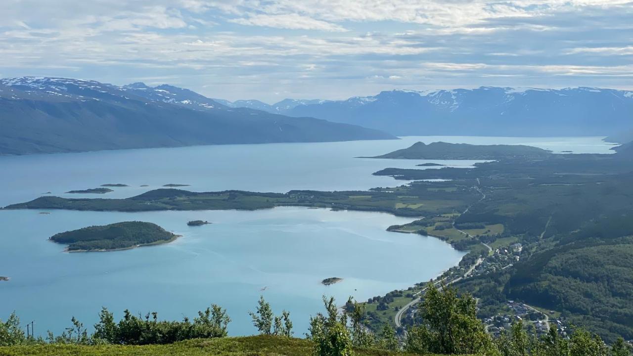 Lyngen, Mackay Appartment, Lyngen Lyngseidet Экстерьер фото