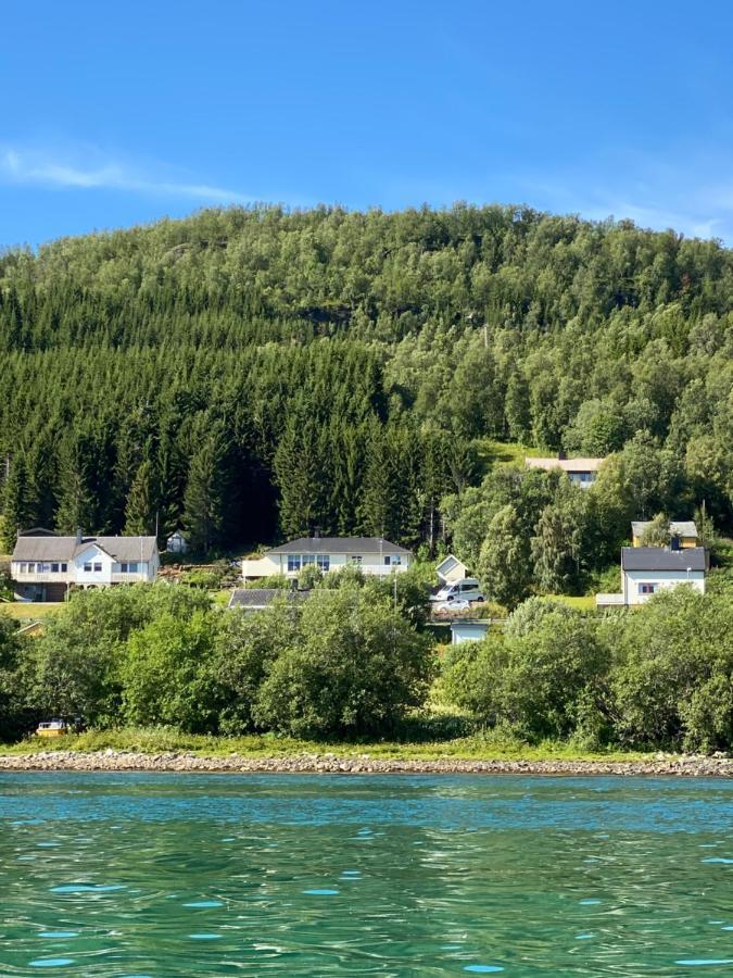 Lyngen, Mackay Appartment, Lyngen Lyngseidet Экстерьер фото